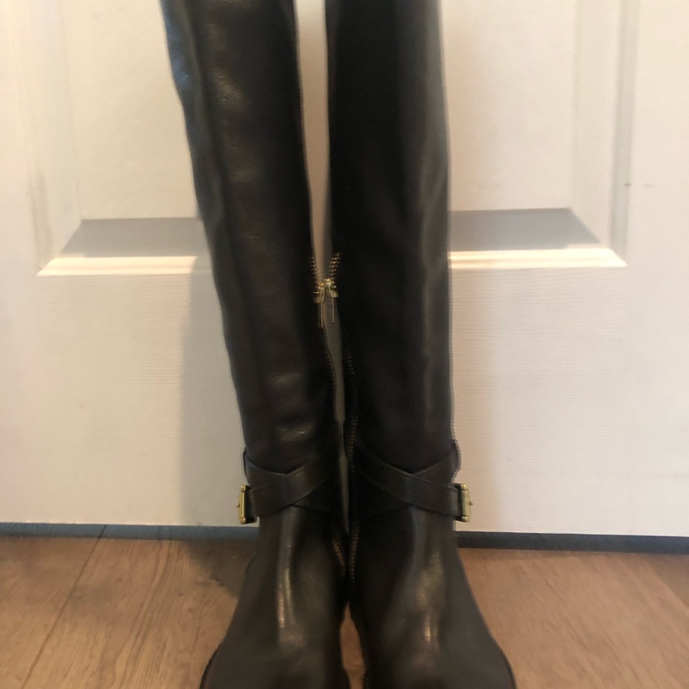 Perfect condition. Only worn once.